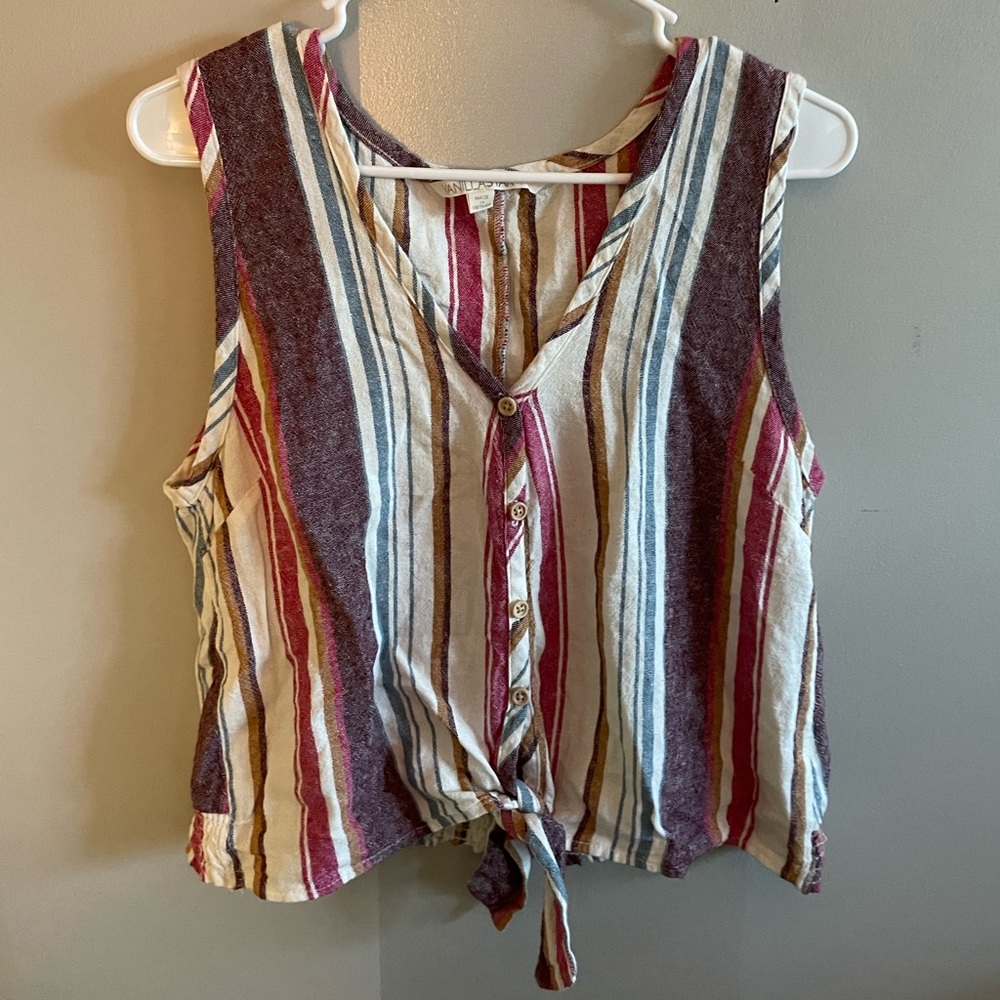 Cute trendy tank top perfect for summer. Found at Marshall’s and only wore once